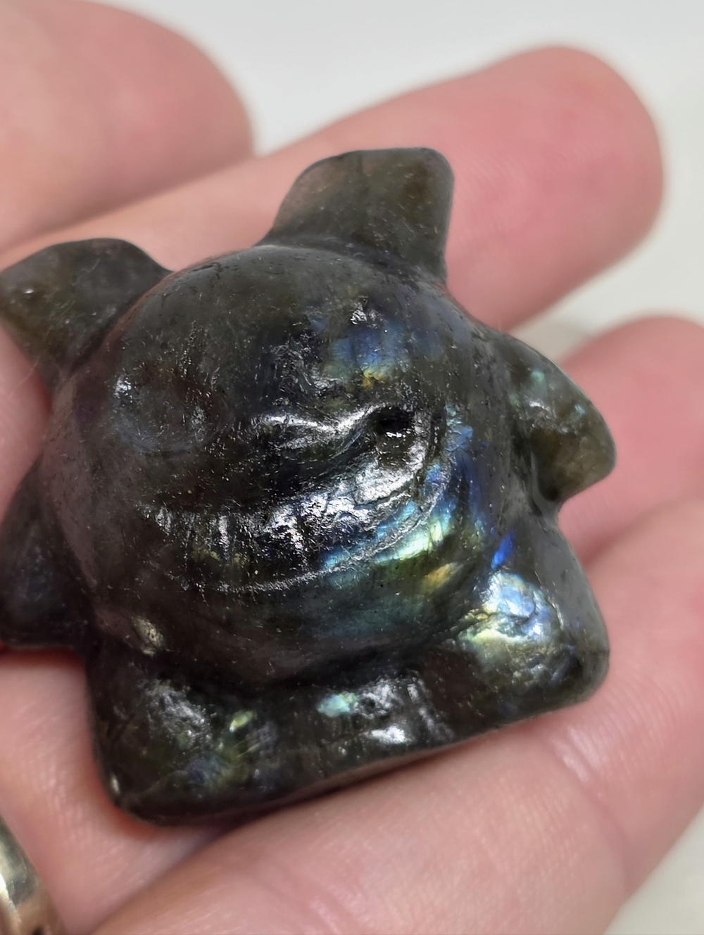 ⚡ Labradorite Gengar Carving 1.2” – Flash Crystal Pokémon – Blue Fire Stone